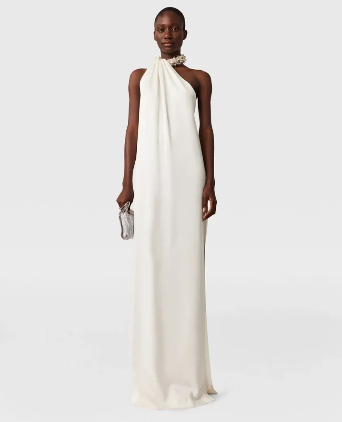 Robe asymétrique en satin à col bénitier ornée Robe asymétrique en satin à col bénitier ornée