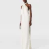 Robe asymétrique en satin à col bénitier ornée Robe asymétrique en satin à col bénitier ornée