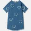 Robe en denim stretch avec patch cœur à franges Robe en denim stretch avec patch cœur à franges