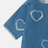 Robe en denim stretch avec patch cœur à franges Robe en denim stretch avec patch cœur à franges