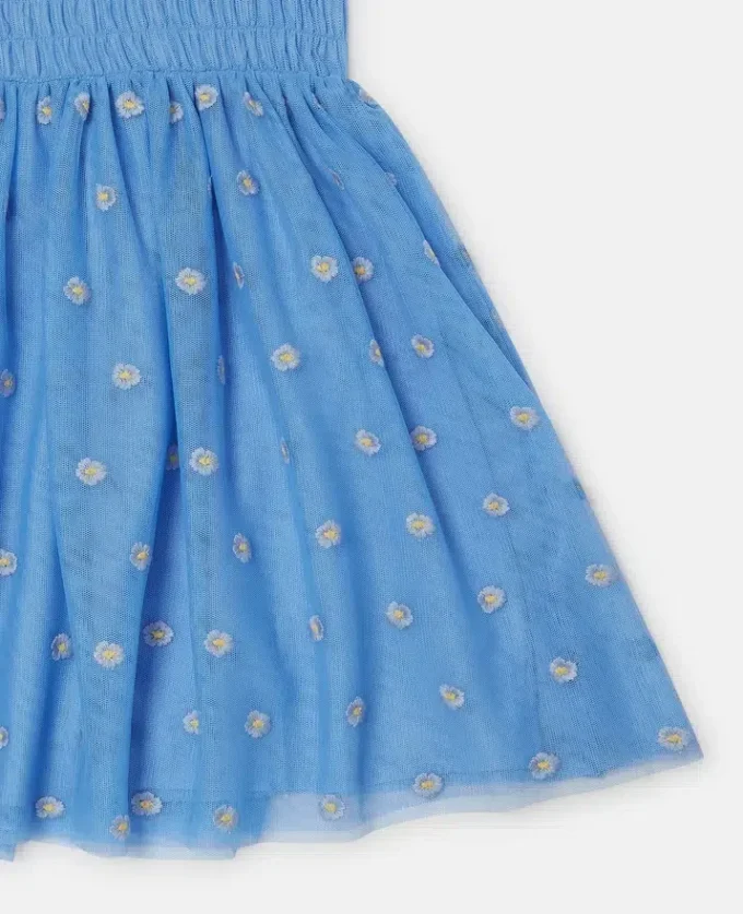 Robe en tulle brodée de fleurs Robe en tulle brodée de fleurs