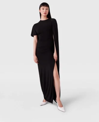 Robe longue asymétrique à cape