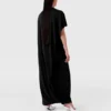Robe longue asymétrique à cape