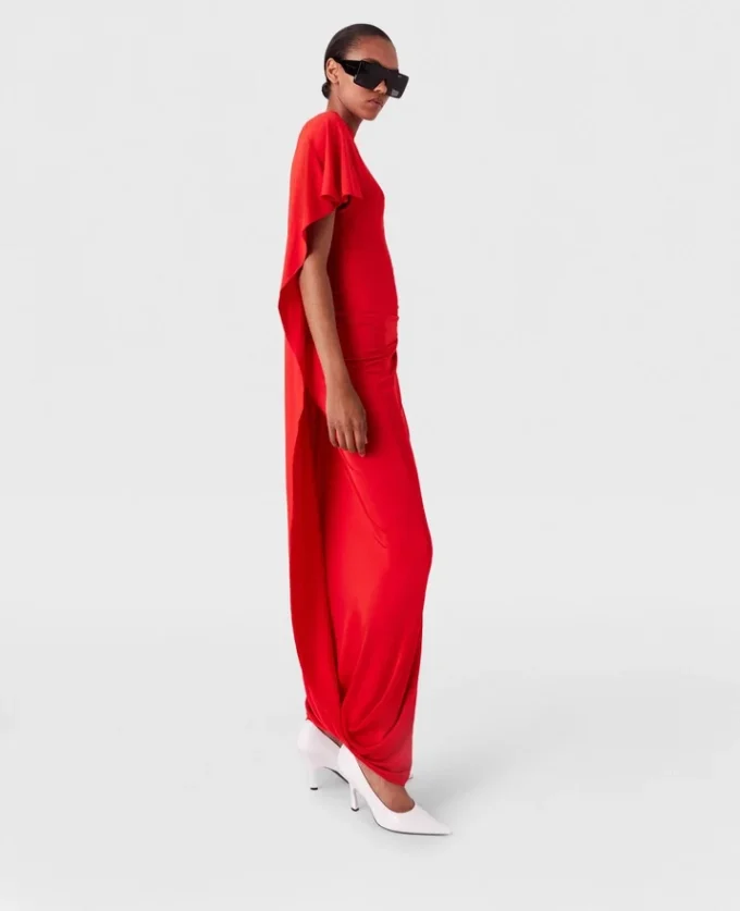 Robe longue asymétrique à cape