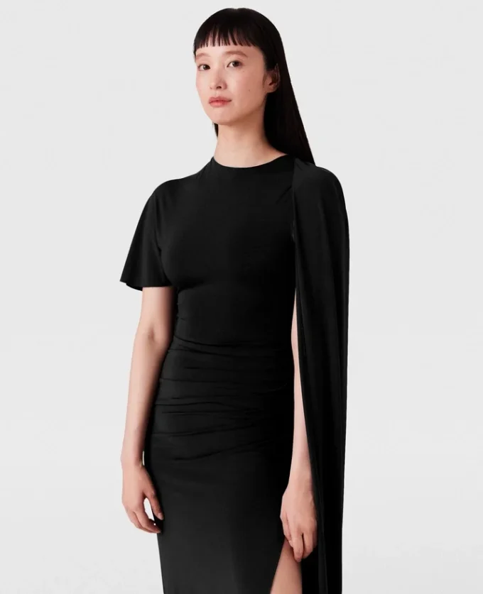 Robe longue asymétrique à cape