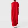 Robe longue asymétrique à cape