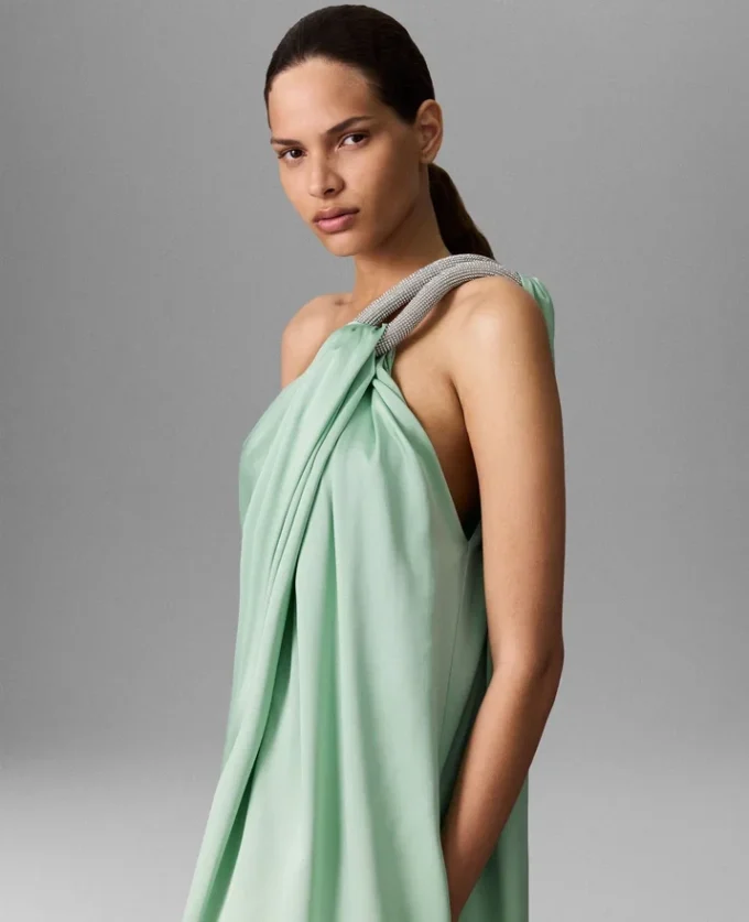 Robe longue asymétrique drapée à maillons en cristal sans plomb Robe longue asymétrique drapée à maillons en cristal sans plomb