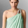 Robe longue asymétrique drapée à maillons en cristal sans plomb Robe longue asymétrique drapée à maillons en cristal sans plomb