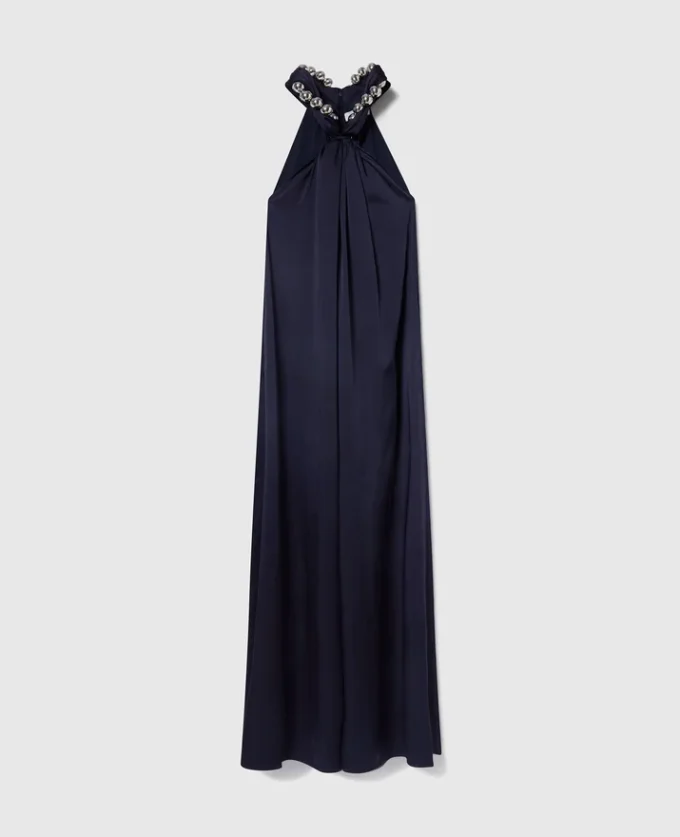 Robe longue en satin à col licou et chaîne à billes Robe longue en satin à col licou et chaîne à billes