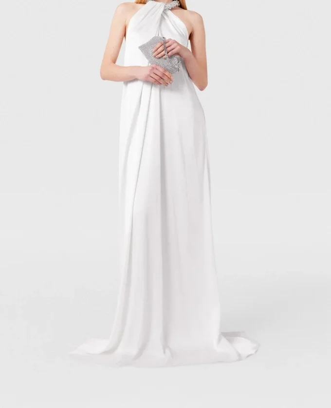 Robe longue en satin à dos nu et cristaux Robe longue en satin à dos nu et cristaux