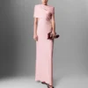 Robe longue à manches courtes en satin Robe longue à manches courtes en satin