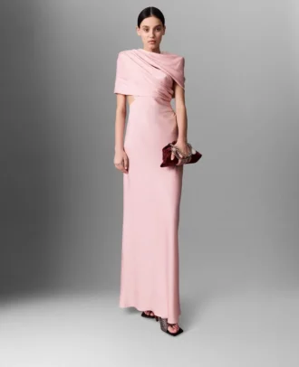 Robe longue à manches courtes en satin