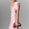 Robe longue à manches courtes en satin Robe longue à manches courtes en satin
