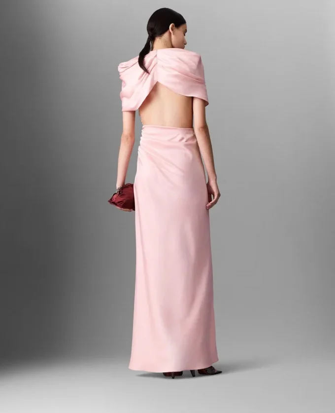 Robe longue à manches courtes en satin Robe longue à manches courtes en satin