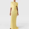 Robe longue à manches courtes en satin