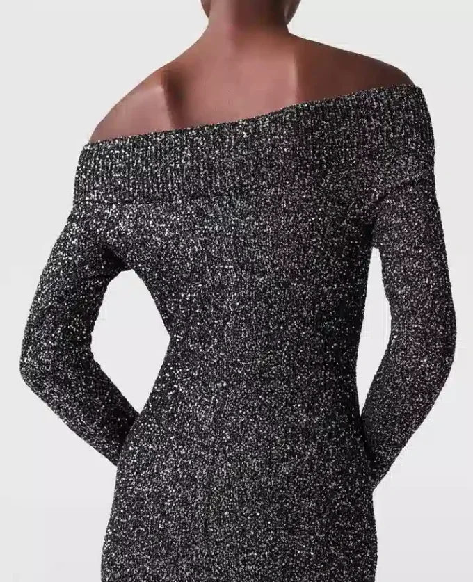 Robe longue à paillettes et épaules dénudées Robe longue à paillettes et épaules dénudées
