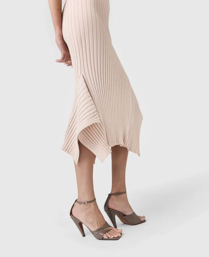 Robe longue évasée en maille Robe longue évasée en maille
