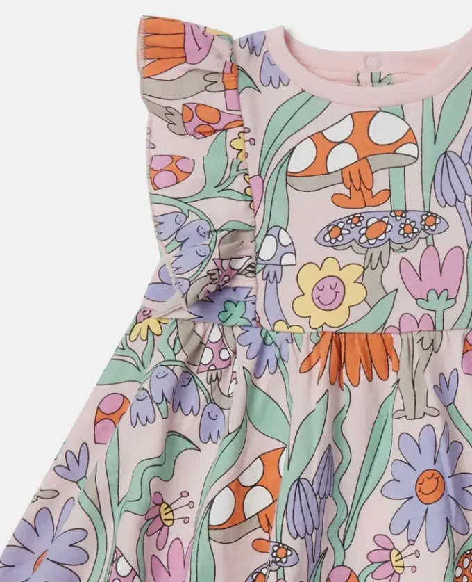 Robe à manches courtes et plissée imprimée Woodland Robe à manches courtes et plissée imprimée Woodland