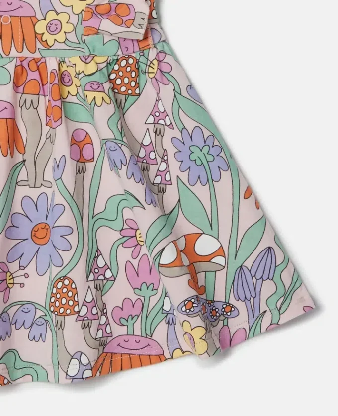 Robe à manches courtes et plissée imprimée Woodland Robe à manches courtes et plissée imprimée Woodland