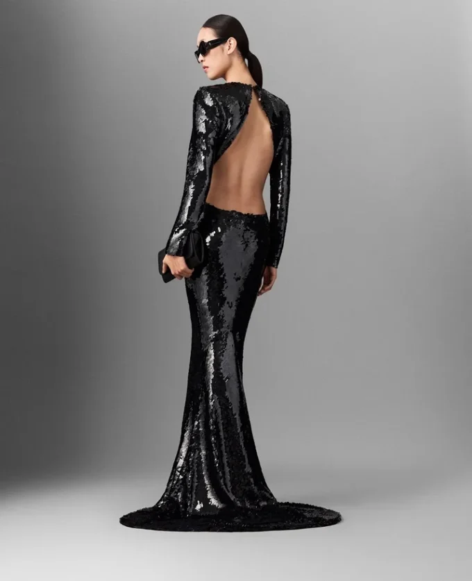 Robe à manches longues et dos nu à paillettes Robe à manches longues et dos nu à paillettes