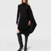 Robe midi asymétrique à cape