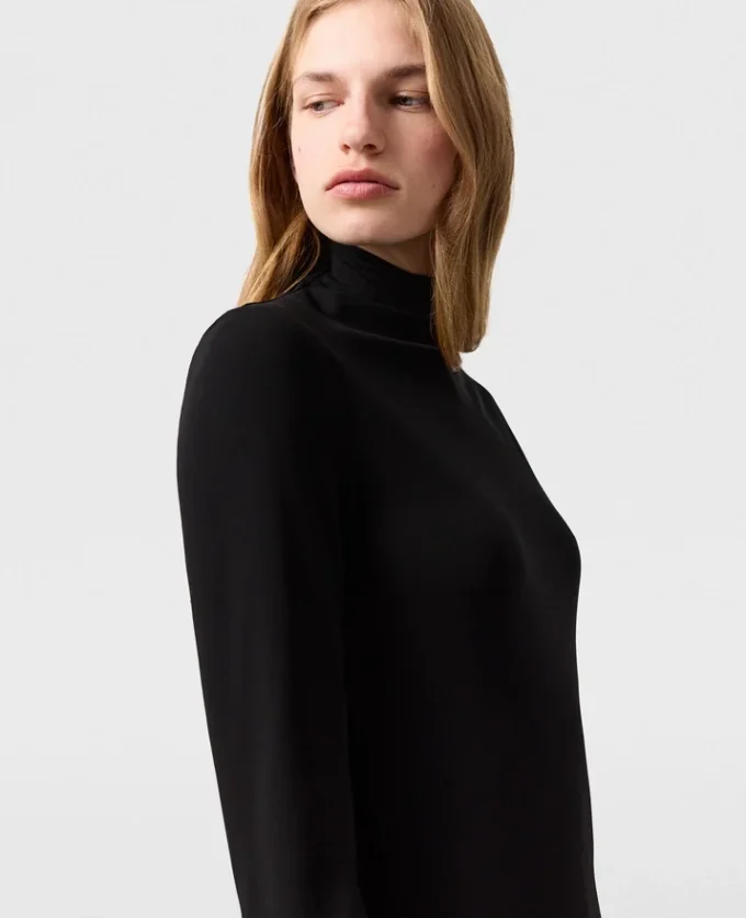 Robe midi asymétrique à cape