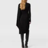 Robe midi asymétrique à cape