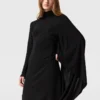 Robe midi asymétrique à cape