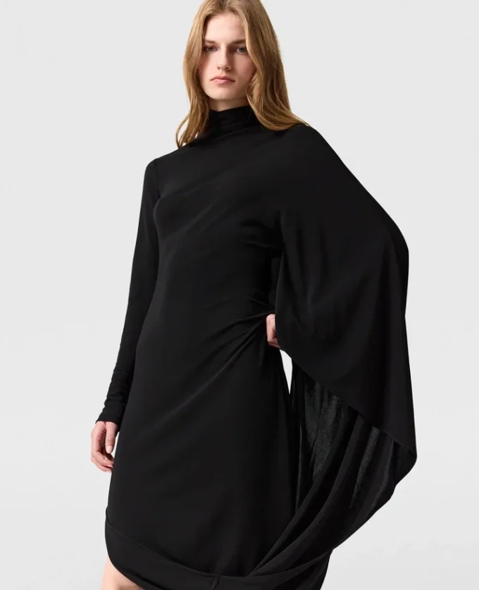 Robe midi asymétrique à cape