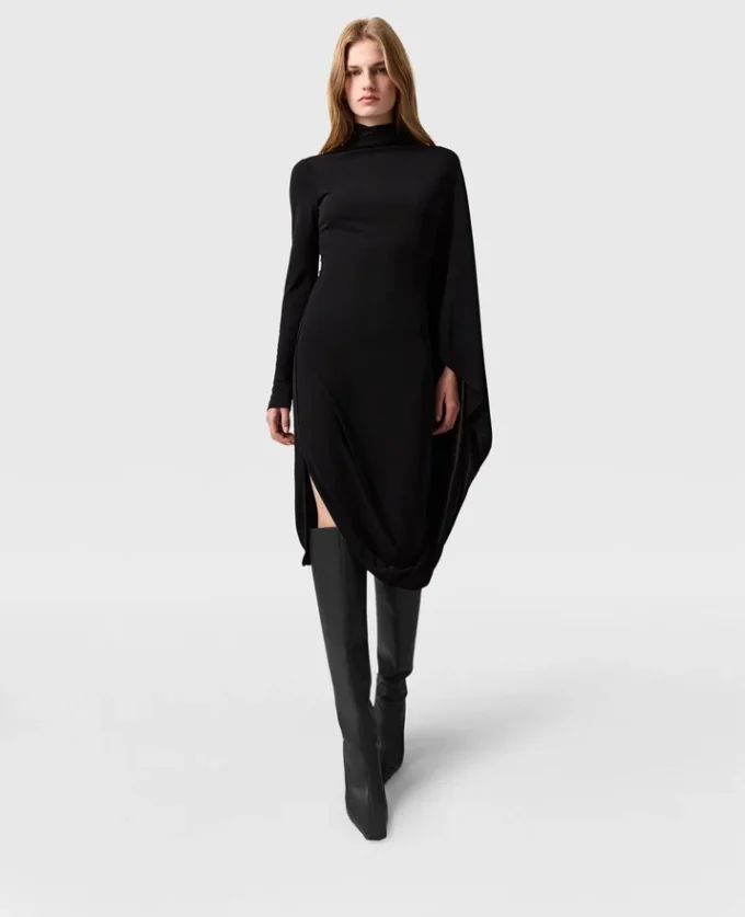 Robe midi asymétrique à cape