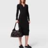 Robe midi en maille côtelée à col zippé
