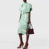 Robe midi à manches cape, dos nu et torsadée