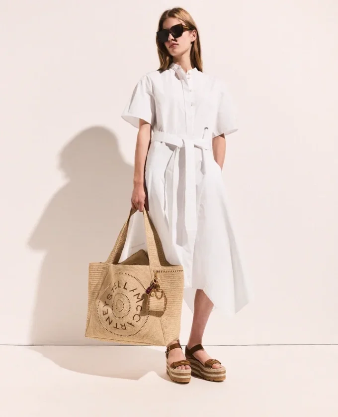 Robe midi à manches courtes et ceinture
