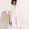 Robe midi à manches courtes et ceinture