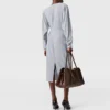 Robe midi à manches longues et devant torsadé Robe midi à manches longues et devant torsadé
