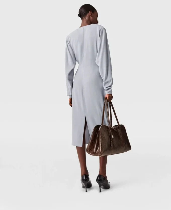 Robe midi à manches longues et devant torsadé Robe midi à manches longues et devant torsadé
