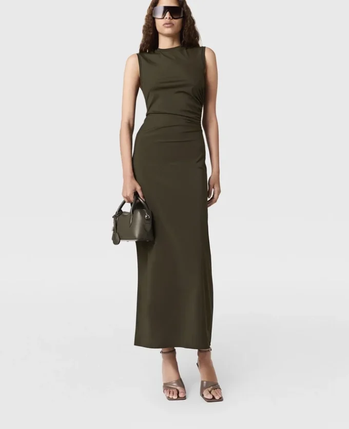 Robe midi sans manches à col rond et maille torsadée