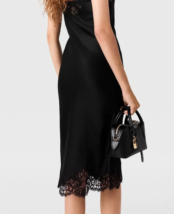 Robe midi sans manches en satin et dentelle Robe midi sans manches en satin et dentelle
