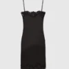 Robe midi sans manches en satin et dentelle Robe midi sans manches en satin et dentelle