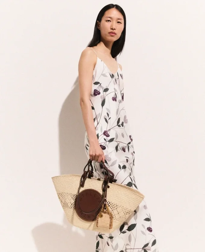Robe midi sans manches à imprimé cerises Robe midi sans manches à imprimé cerises