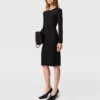 Robe Miracle à manches longues en maille compacte Robe Miracle à manches longues en maille compacte