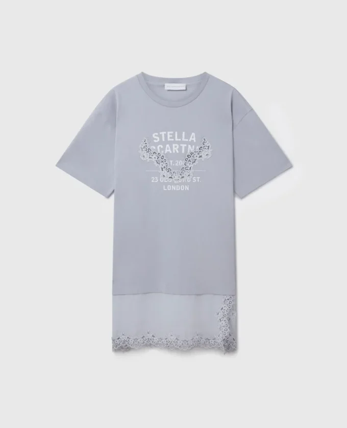 Robe t-shirt graphique à empiècements en dentelle Robe t-shirt graphique à empiècements en dentelle
