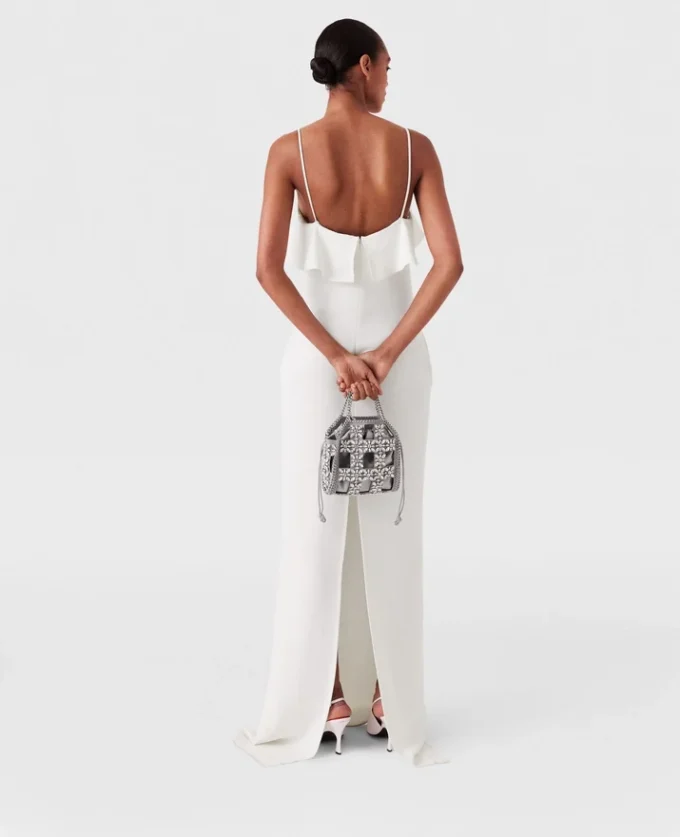 Robe à volants et col en V
