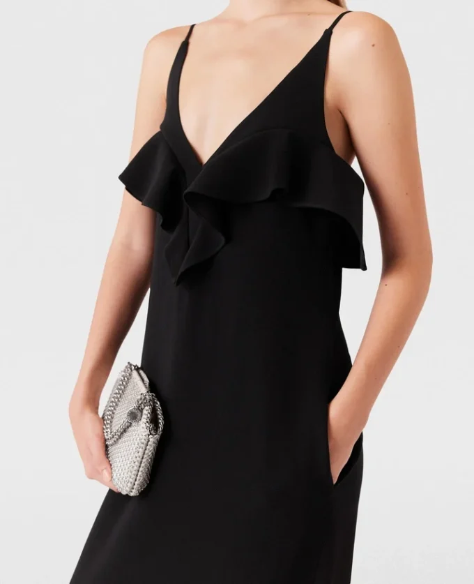 Robe à volants et col en V Robe à volants et col en V