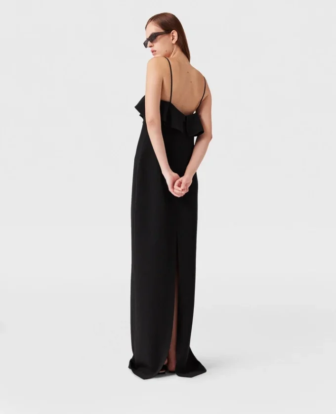 Robe à volants et col en V Robe à volants et col en V