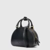 Sac à bandoulière avec poignée supérieure et logo Sac à bandoulière avec poignée supérieure et logo