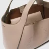 Sac à bandoulière avec poignée supérieure et logo Sac à bandoulière avec poignée supérieure et logo