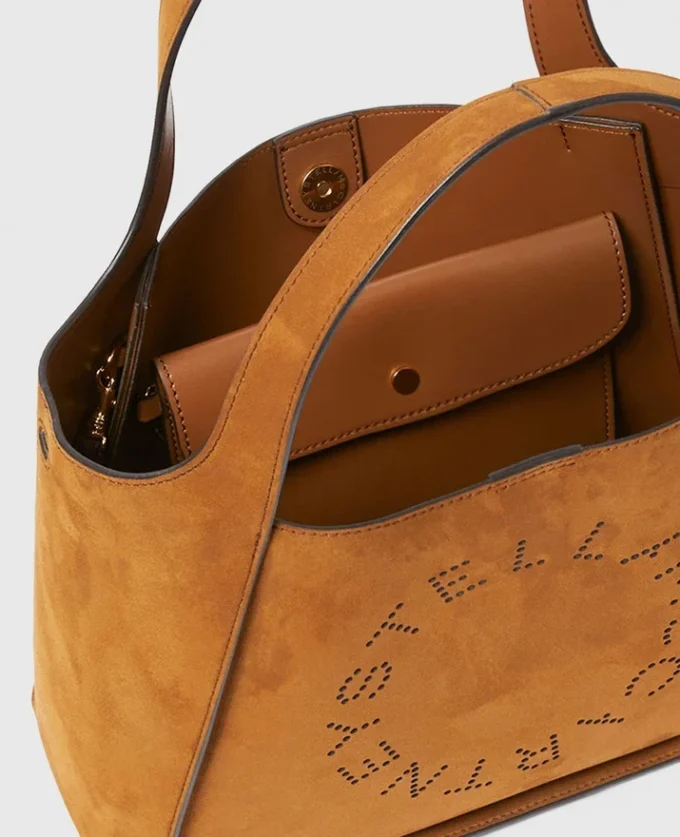 Sac à bandoulière avec poignée supérieure et logo Sac à bandoulière avec poignée supérieure et logo