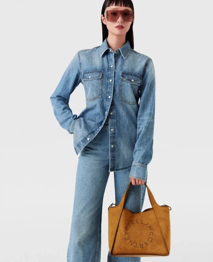 Sac à bandoulière avec poignée supérieure et logo Sac à bandoulière avec poignée supérieure et logo