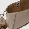 Sac à bandoulière carré avec logo Sac à bandoulière carré avec logo